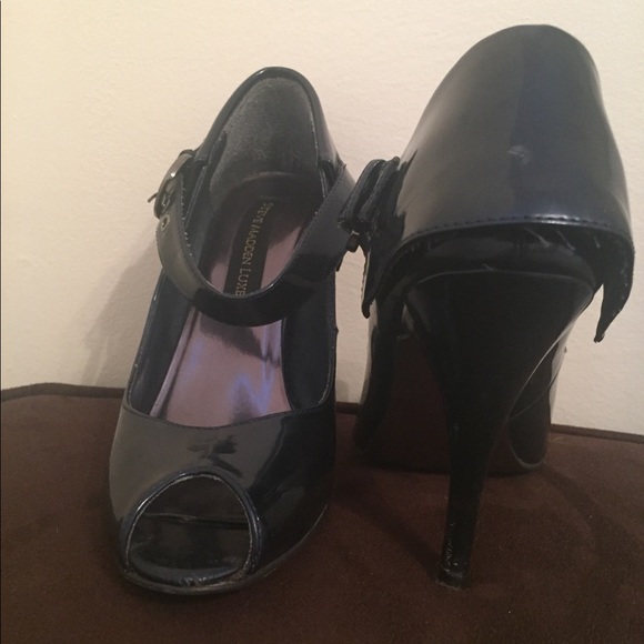 Navy Peeptoe Steve Madden Luxe Pumps - Picture 5 of 5
